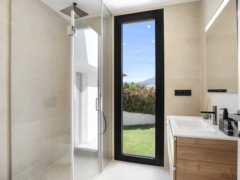 Villa for Sale in Marbella, Malaga 10