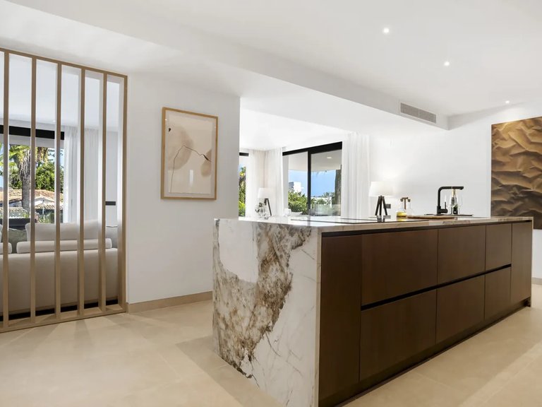 Villa for Sale in Marbella, Malaga 30