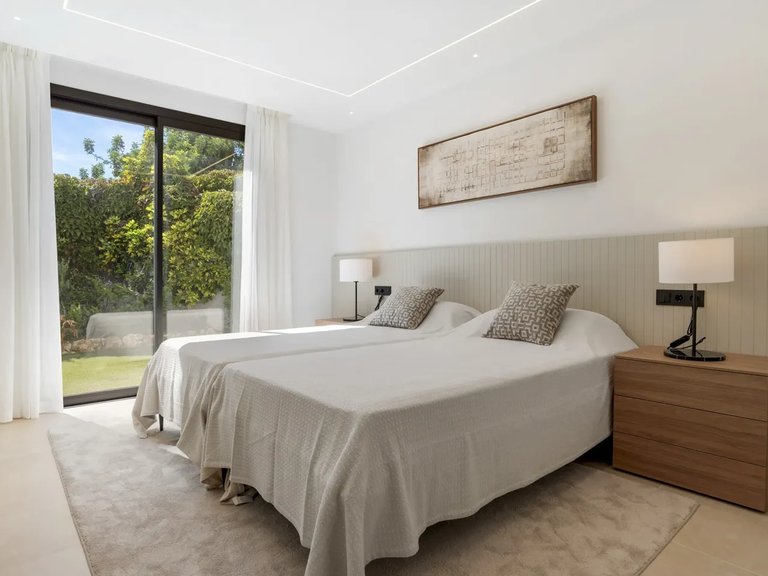 Villa for Sale in Marbella, Malaga 9