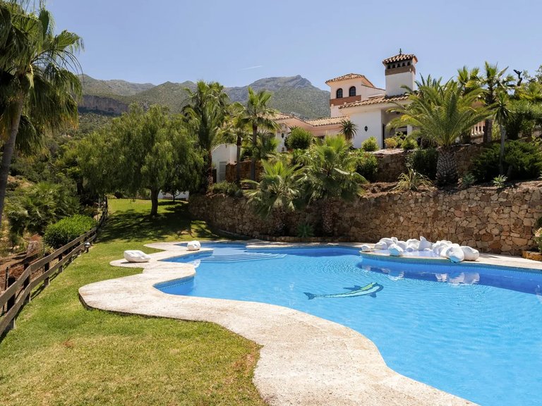Villa for Sale in Istán, Malaga 21