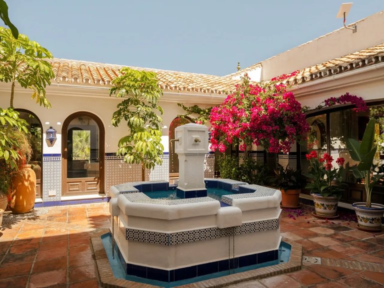 Villa for Sale in Istán, Malaga 12