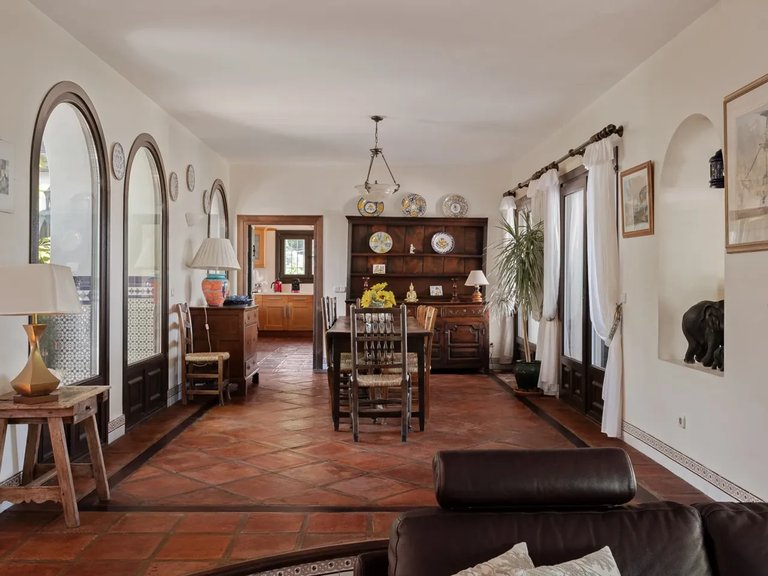 Villa for Sale in Istán, Malaga 7