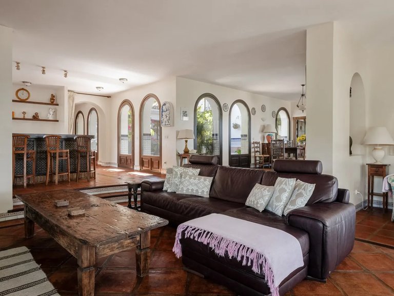 Villa for Sale in Istán, Malaga 4