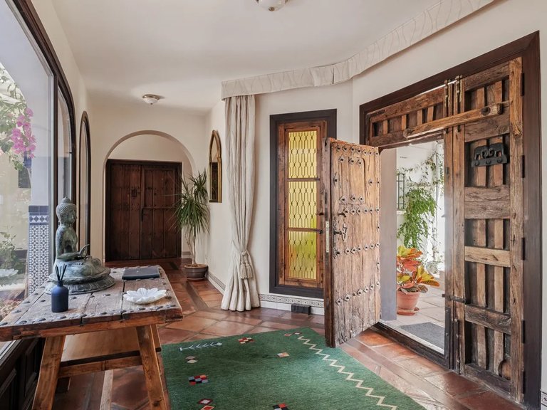 Villa for Sale in Istán, Malaga 2