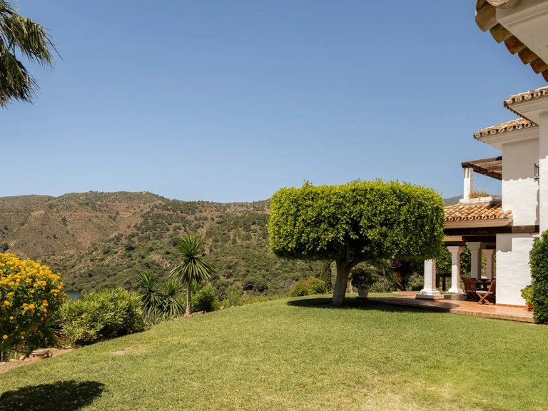 Villa for Sale in Istán, Malaga 33