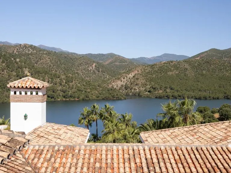 Villa for Sale in Istán, Malaga 23