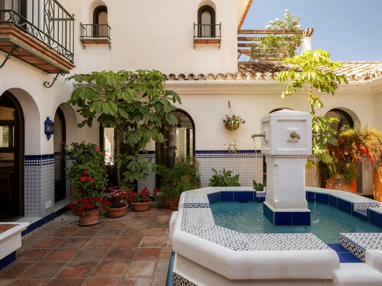Villa for Sale in Istán, Malaga 10
