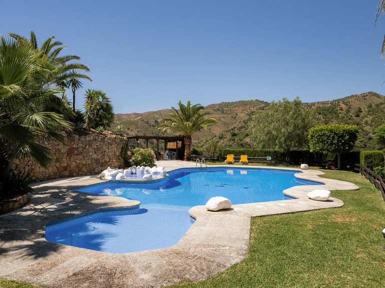 Villa for Sale in Istán, Malaga 20