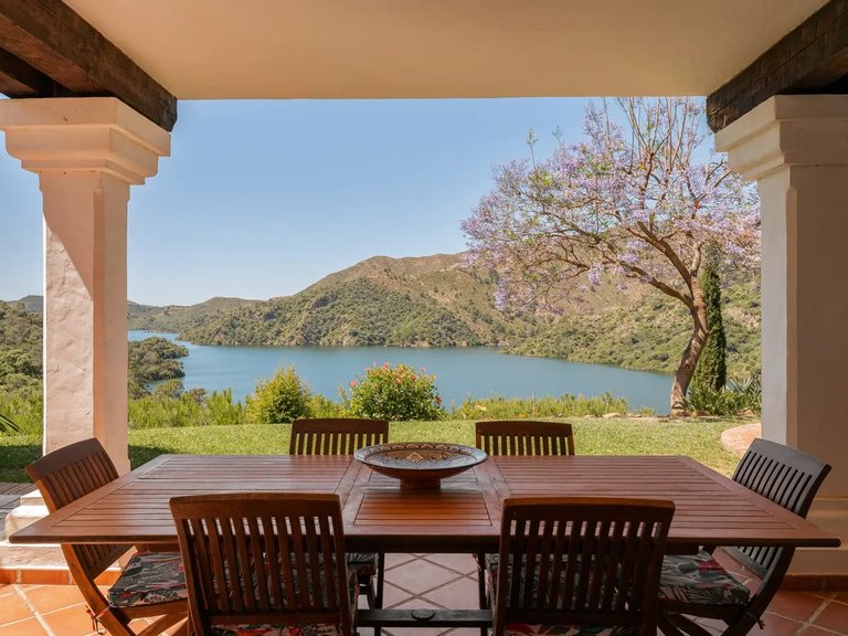 Villa for Sale in Istán, Malaga 32