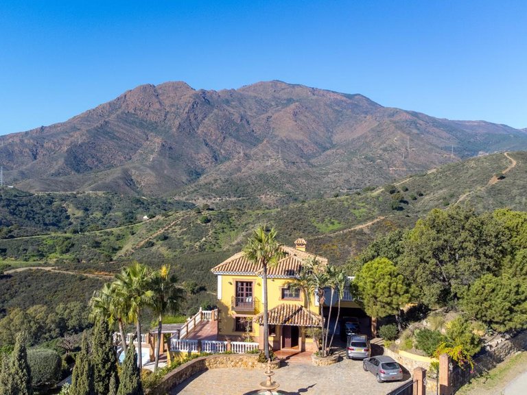 Villa for Sale in Estepona, Malaga 47