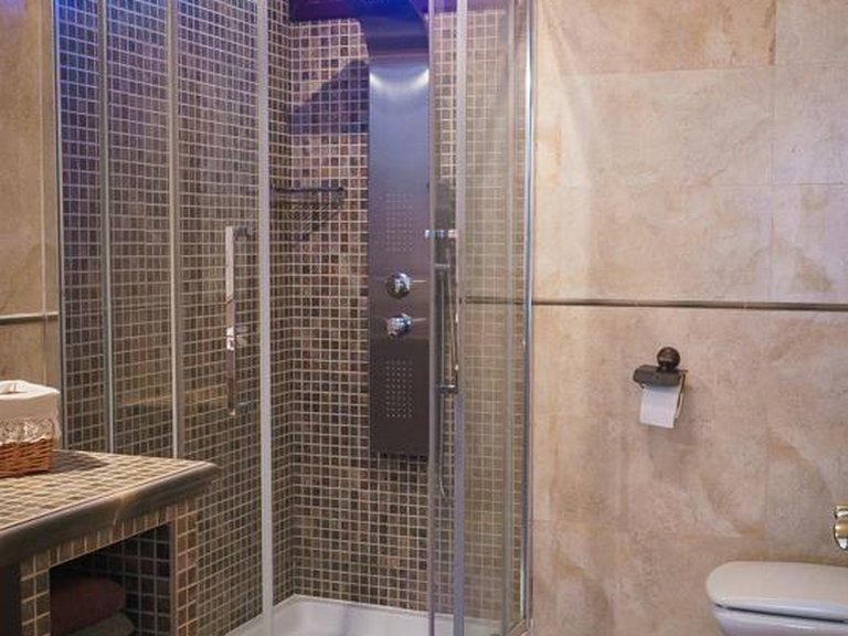 Villa for Sale in Estepona, Malaga 9