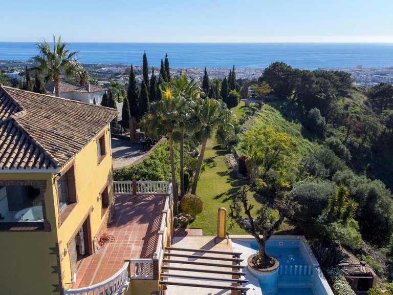 Villa for Sale in Estepona, Malaga 37