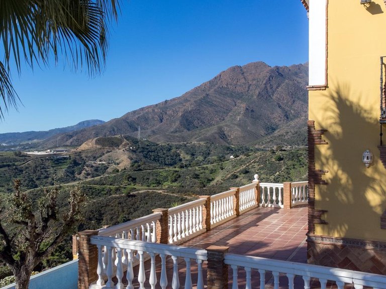 Villa for Sale in Estepona, Malaga 32
