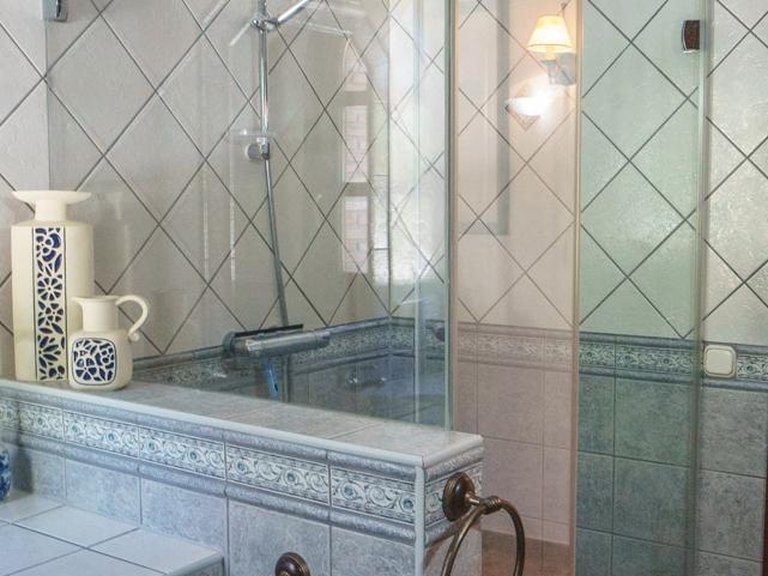 Villa for Sale in Estepona, Malaga 16