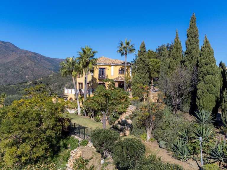 Villa for Sale in Estepona, Malaga 45
