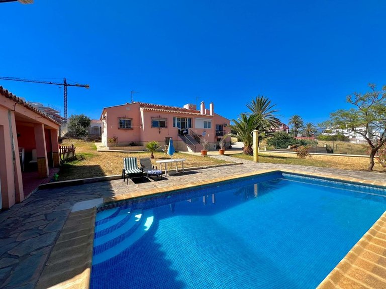 Villa for Sale in Estepona, Malaga 1
