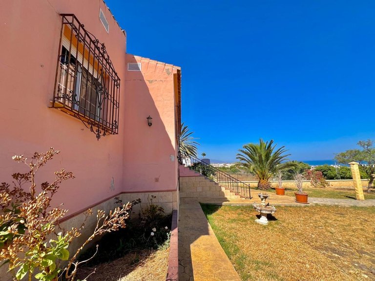Villa for Sale in Estepona, Malaga 39
