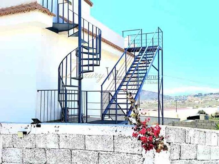 Villa for Sale in Buzanada, Tenerife, España 4