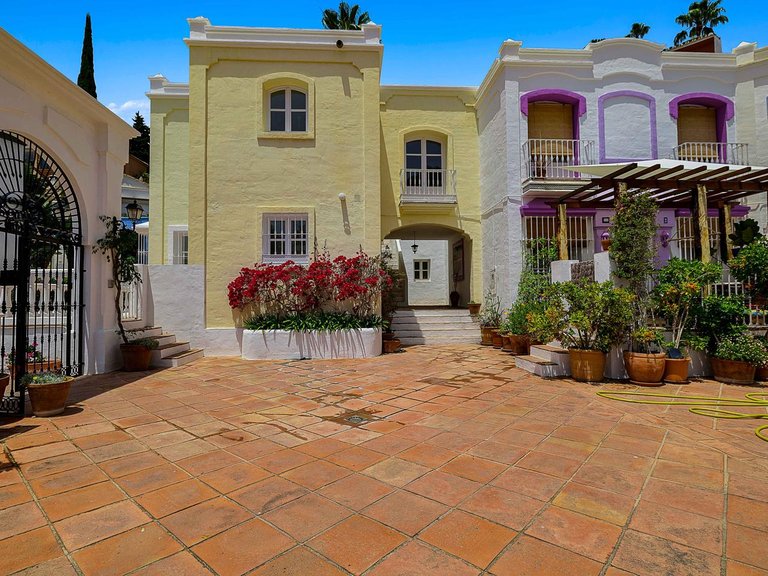 Town House for Sale in Benahavís, Malaga 9