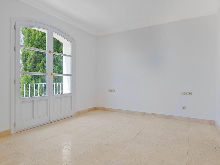 Town House for Sale in Benahavís, Malaga 4