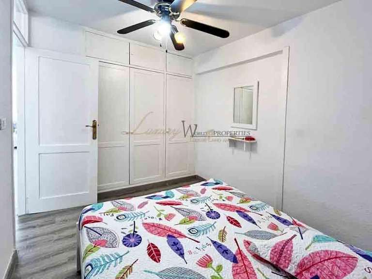 Apartment for Sale in Playa De Las Américas, Tenerife, España 8