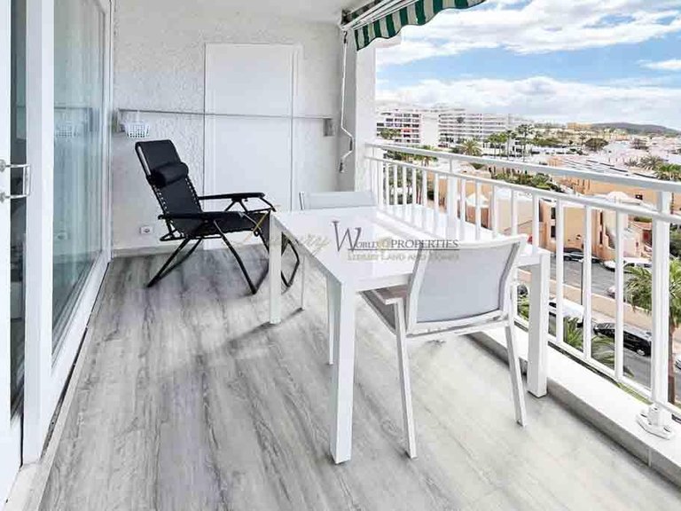 Apartment for Sale in Playa De Las Américas, Tenerife, España 2