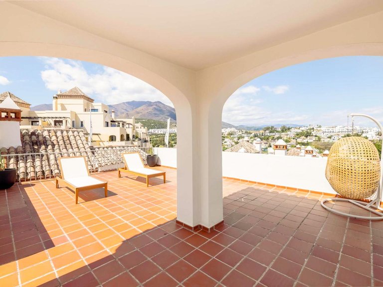 Villa for Sale in Estepona, Malaga 1
