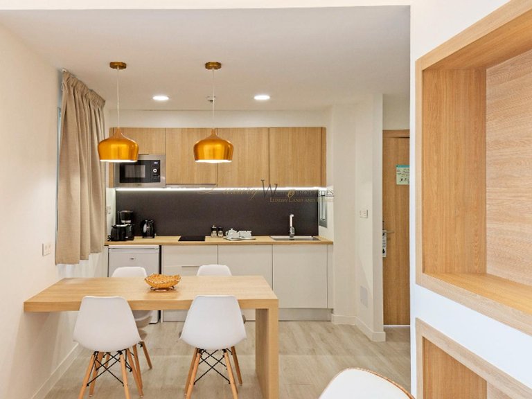 Apartment for Sale in Los Cristianos, Tenerife, España 4