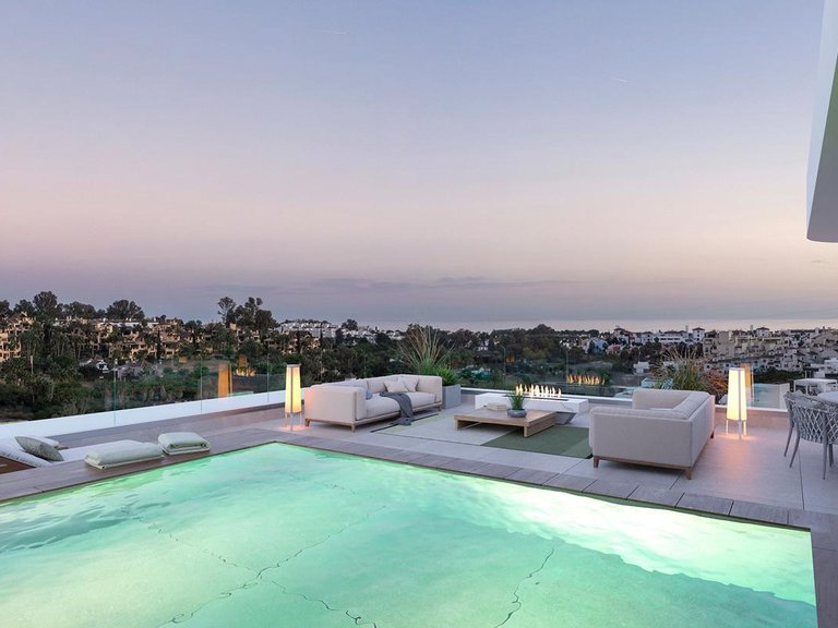 Villa for Sale in Estepona, Malaga 9