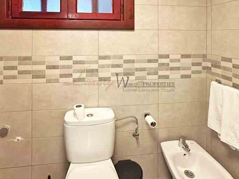 Apartment for Sale in Playa De Las Americas, Tenerife, España 10