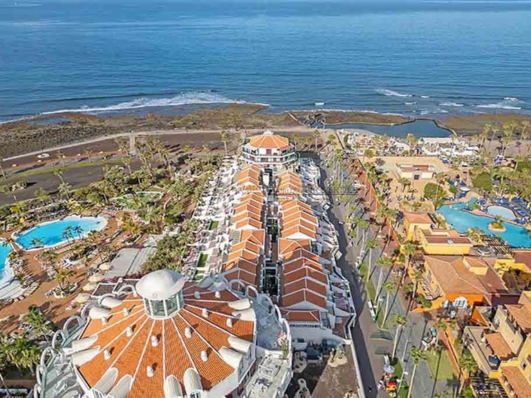 Apartment for Sale in Playa De Las Americas, Tenerife, España 14