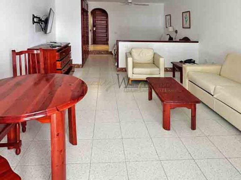 Apartment for Sale in Playa De Las Americas, Tenerife, España 4