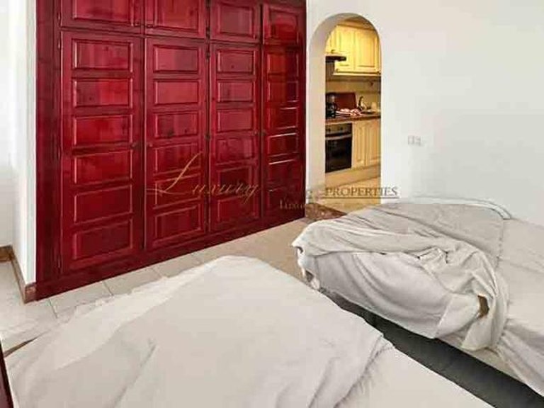 Apartment for Sale in Playa De Las Americas, Tenerife, España 6