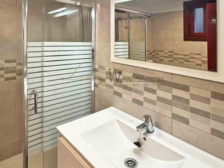 Apartment for Sale in Playa De Las Americas, Tenerife, España 9