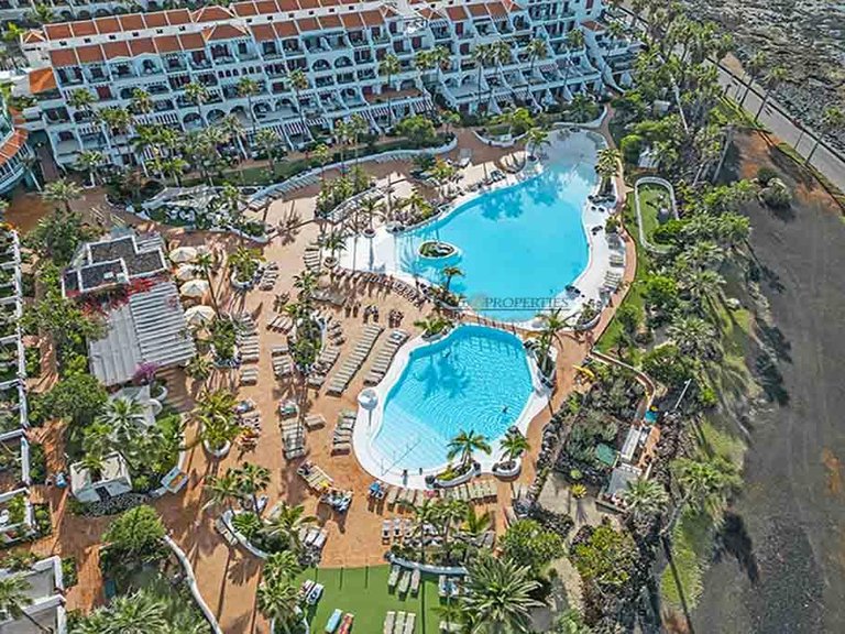 Apartment for Sale in Playa De Las Americas, Tenerife, España 16