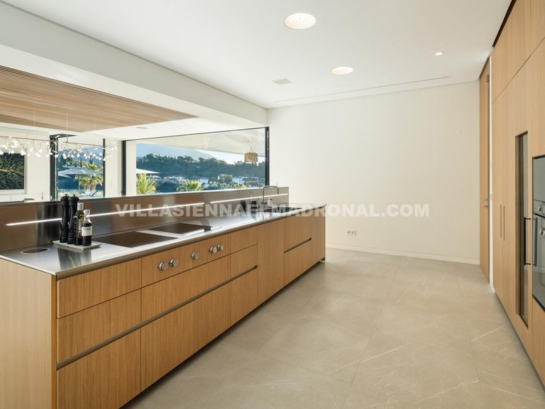 Villa for Sale in El Madroñal, Malaga 43