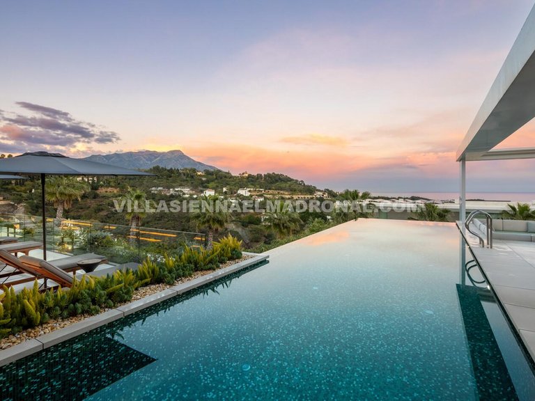 Villa for Sale in El Madroñal, Malaga 20