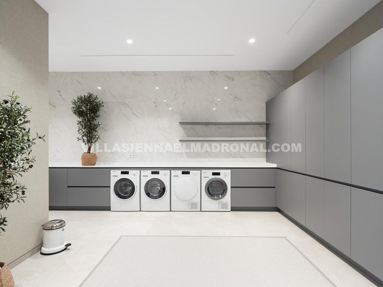 Villa for Sale in El Madroñal, Malaga 31