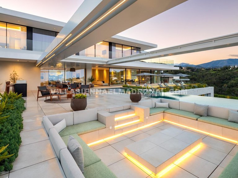 Villa for Sale in El Madroñal, Malaga 8