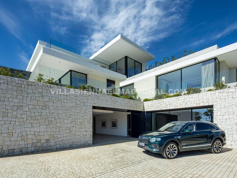 Villa for Sale in El Madroñal, Malaga 9