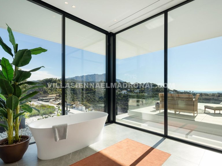 Villa for Sale in El Madroñal, Malaga 7