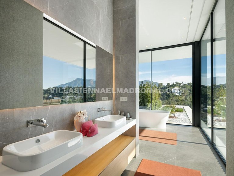 Villa for Sale in El Madroñal, Malaga 42