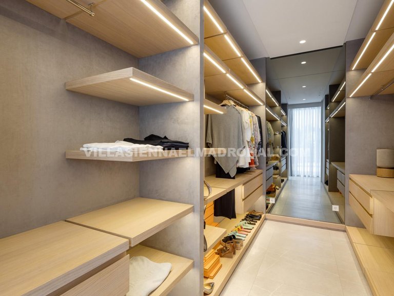 Villa for Sale in El Madroñal, Malaga 29