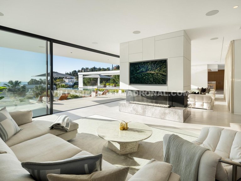 Villa for Sale in El Madroñal, Malaga 19