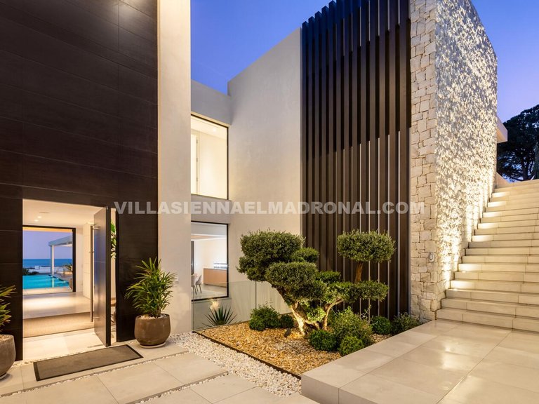 Villa for Sale in El Madroñal, Malaga 10