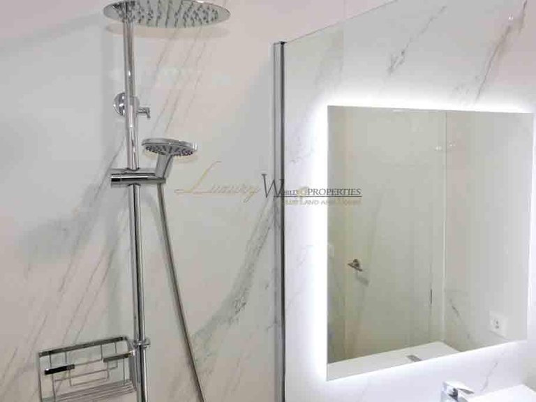 Apartment for Sale in La Caleta, Tenerife, España 12