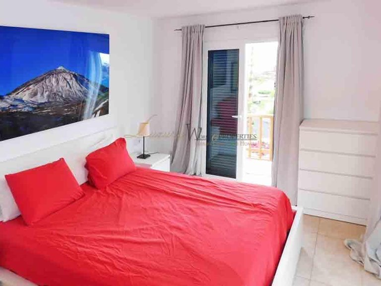 Apartment for Sale in La Caleta, Tenerife, España 10