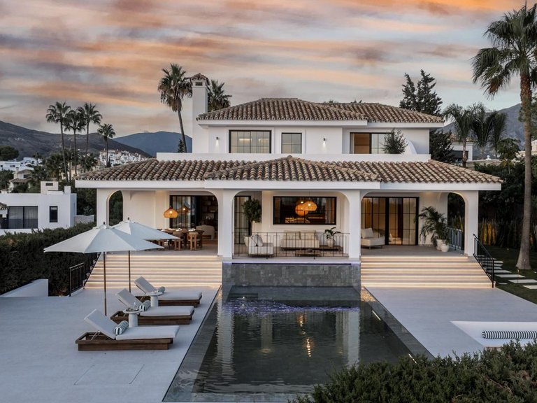 Villa for Sale in Marbella, Malaga 44