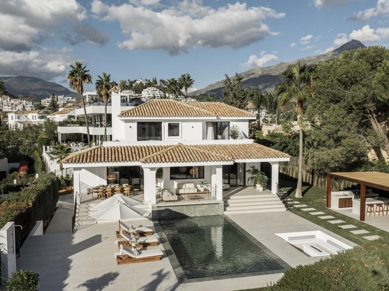 Villa for Sale in Marbella, Malaga 47