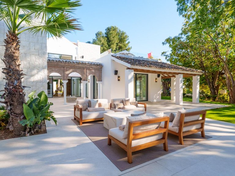 Villa for Sale in Marbella, Malaga 27